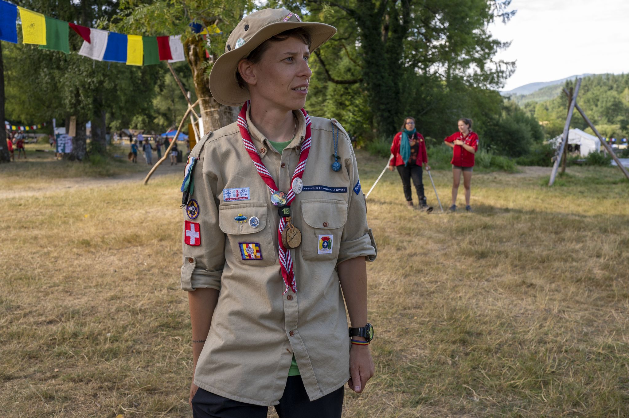 chef cheftaine - chapeau - foulard - drapeaux